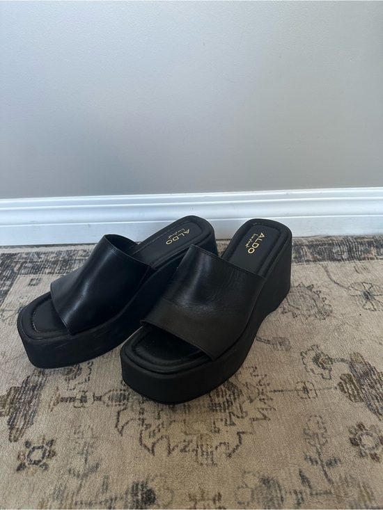 Aldo Shoes - Black wedges